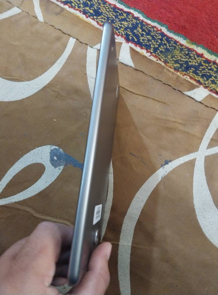 سلام عليكم يباد 
العده جهاز مراوس مقابل اراوس احبائي عندي جهاز ايباد سامسونج ذاكرته 16 الجهاز ما يحميل سيم كارد بس رام السعر توصل على رقم وتساب و تصال***********
