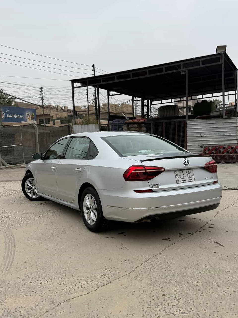 Volkswagen Passat 2018 s
مواصفات عاديه 
السياره مابيه اي نقص عليها ادامه كامله 
حتى دهن الكير ٣ مرات مبدله
كير محرك مكفولات ومامفتوح بيهن برغي 
السياره مثل ما موضح يمكم بالصور حادثها ب امريكا باب السايق الي وراها شوي يعني هذني قطعتين صبغ
و باب جهة السكن هنا صار نشكت وعدلتها صبغتها
والجاملغ موضح كدامكم بي ربع صار وعدلته 
السياره يعني ٤ قطع صبغ وفقط الايرباك مال حادث امريكا الي هو التكم فقط يعني لا دشبول ولا ستيرن 
السعر 125 وبيها مجال 
العنوان بغداد
الهاتف : ***********
