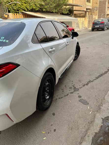 لسلام عليكم كورلا موديل 24 وارد امريكي  حادثهه فقط البنيد وصبغ فقط البنيد والباقي كفاله ماعده الباب الخلف السايق بيه بارد  السيارة فول مواصفات بصمه رادارات جانبيه واماميه وخلفيه وفتحه بل سكف   تحكمات ستيرن  دشبول لونين السياره ماشيه 12 الف   كير محرك صدر كله جديد بدون فتح السعر 155$  تحويل ثاني يوم رقم الهاتف ***********
