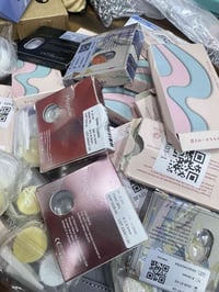 عدسات • كمية متوفرة • سعر يختلف