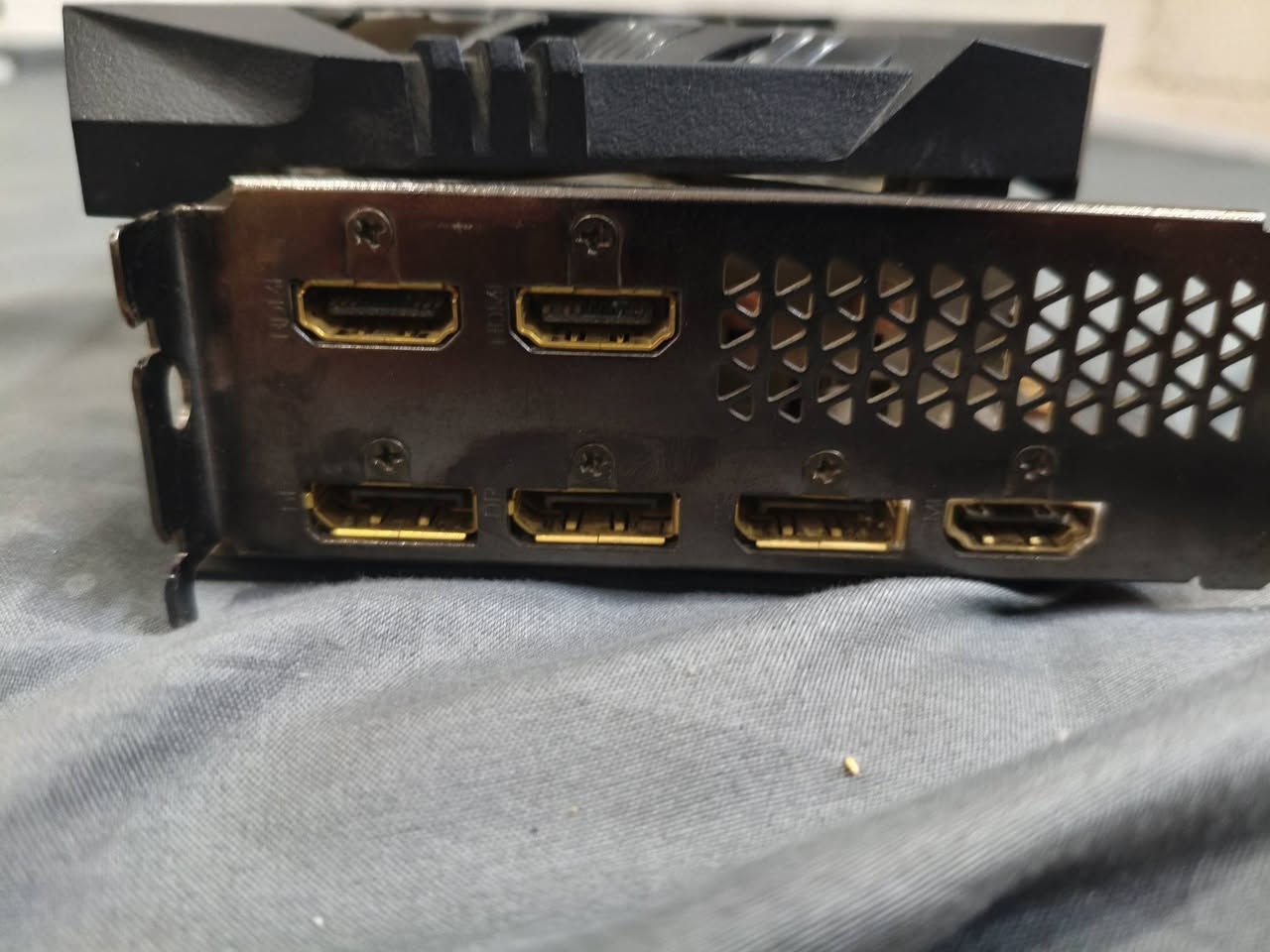 RX 5700 XT 8GB 
للبيع سعره 280 الف قفل ما بي مجال
الكارت بقوة 3060
والكارت كلش مرتب بحيث بي 6 مداخل مال شاشة
مكاني موصل وعندي توصيل


**إذا كنت صاحب هذا الإعلان وتريد حذفه لأي سبب، رجاءا أرسل رسالة إلى الدعم الفني**