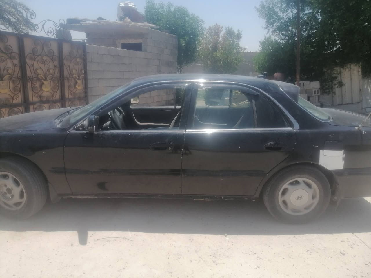 سلام عليكم سوناته تو موديل٩٣ كير اوتماتيك مصبوغه عام كير ومحرك خير من الله محرك 2000السعر ٣٦ وبيه مجال *********** نقصه تبريد
