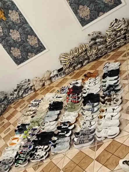 احذيه من صين كصهن سعر لقطعه 8 كله جديد متوفر جمله مفرد مكاني بابل القاسم العسكري قرب أسواق الصادق بسعر صين يعني محمله شي بصيط ***********
