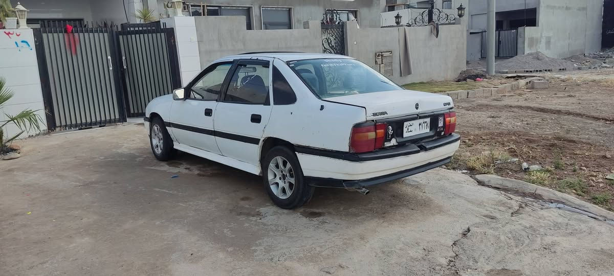 ؤپل فيكترا ئارم پلاستيك...مه كينه 20 مؤديل 1992  گيرو مه كينه ي به شه رتي 10 فيته ر براوه وه رگه راو به شه رت كاره باي به شه رت ته قه و ره قه ي به شه رت  نرخي 15و مجاليكي برايانه..  ژ.م *********** أربيل, العراق

