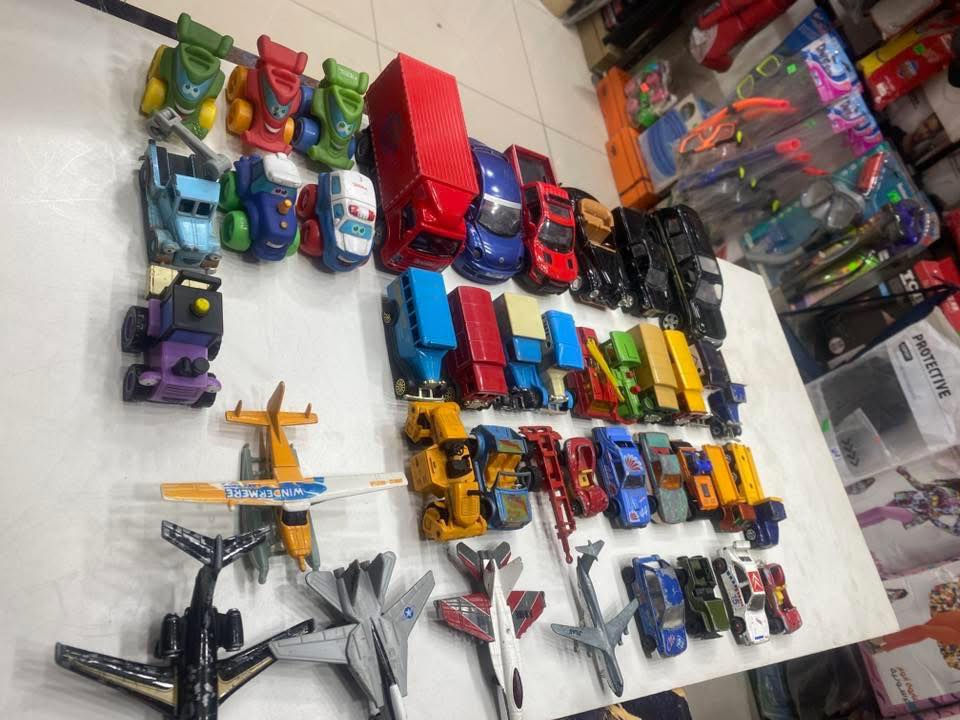 سيارت  حديد  وماركات  وانگليزيات ومتنوعة وبلاستك  ورزن    شخصيات  
🔴العدد  52     قطعه  مشكل  شلعه  كاملة  السعر      60      الف  والتوصيل مجاني كافة العراق   مكاني  بغداد  المنصور
***********  وات ساب
