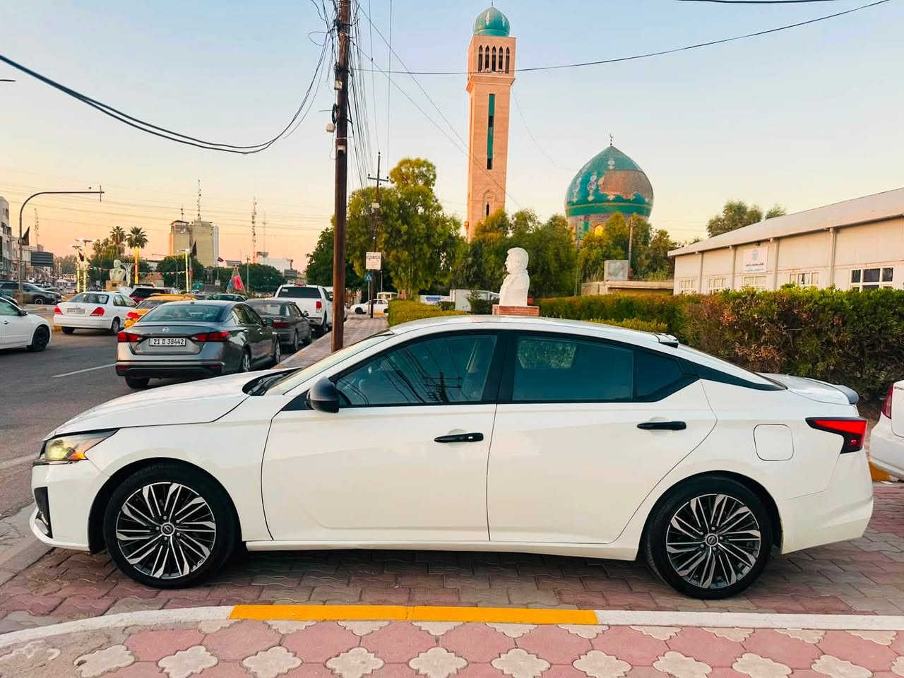للبيع التيما 
السعر 137 بيها مجال بسيط 
*********** 
موديل 2023 
الون ابيض 
تحكم ستيرن 
تثبيت سرعه 
كاميرا خلفي 
رادار 360 درجة 
تايرات جديد 
ويل SL
ماشيه 59 
تشغيل عن بعد 
تبريد ثلج 
بجم امامي خلفي كبس 
رقم شاصي وسونار بلمنشور 
مكان السياره ديالى خانقين
