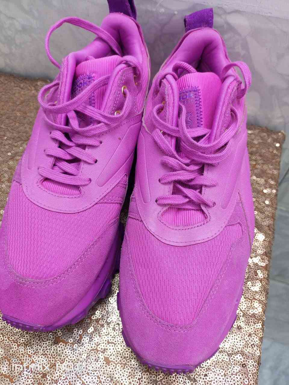 ريبوك 42 فيتنامي
قطعة نظيفة كلش 
السعر 35 الف


**إذا كنت صاحب هذا الإعلان وتريد حذفه لأي سبب، رجاءا أرسل رسالة إلى الدعم الفني**