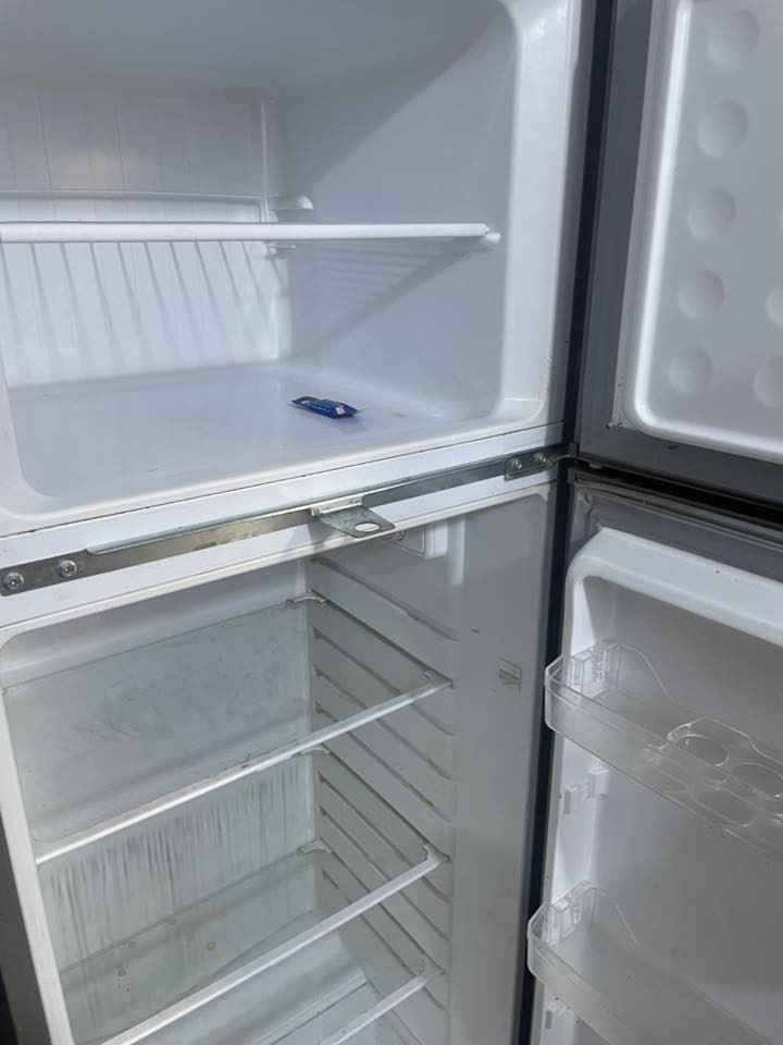 ثلاجه لبيع اي تصليح ماداخله بلكارتونه صار ٣اشهر من ماخذييه ب٤٥٠ بيه مجال


**إذا كنت صاحب هذا الإعلان وتريد حذفه لأي سبب، رجاءا أرسل رسالة إلى الدعم الفني**