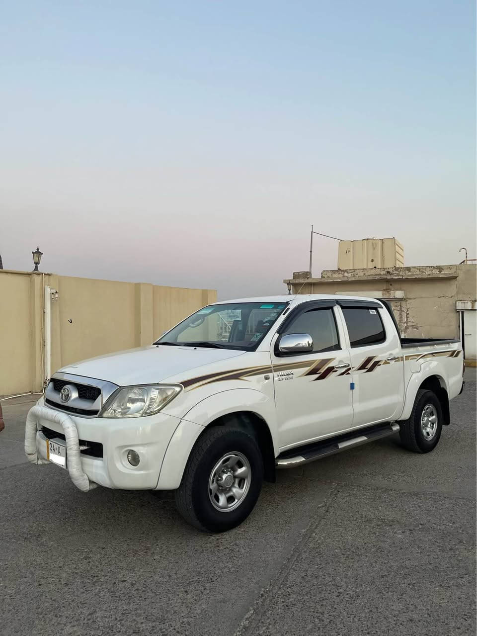 تويوتا مه رزي 
موديل 2009 
بي سبغ و بي تعديل 
رقم سه نه وي جديد 
گير مكينه شه رت 
موبايل *********** اكر, نينوى
