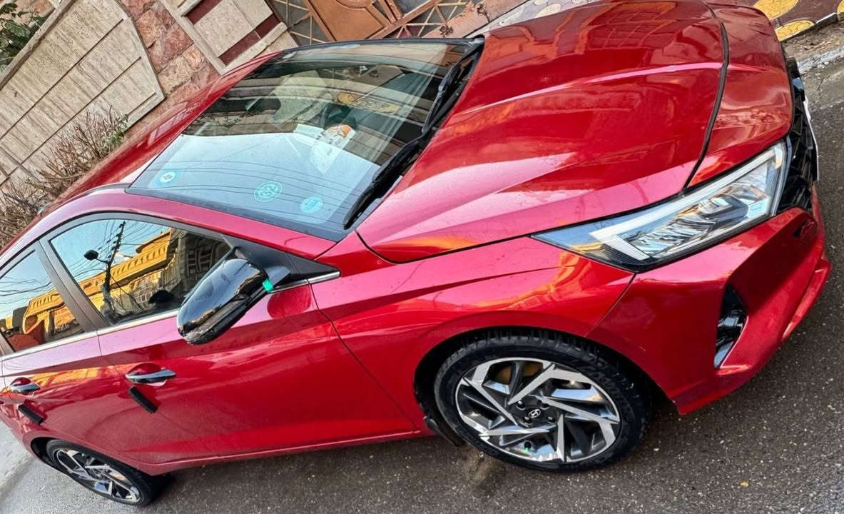 هونداي i20-2023 تراهم مراوس 
1-رادار 
2-حساسات امامي خلفي
3-شاشة 9انج
4-كامرة دوارة
5-جام اوتو
6-لايت اوتو
7-اوتو هولد
8-كشنات حضن قماش
9-رقم بغداد
10-سنوية جديدة وبسمي تحويل بنفس اليوم
11-ماشية بس 34
12-صبغ بس بنيد اثر شخوط
13-ثلاث أنظمة قياده 
14-تحكمات استيرن
15-تحديد سرعه
مكان بغداد بلديات 
للاستفسار اتصل ***********
