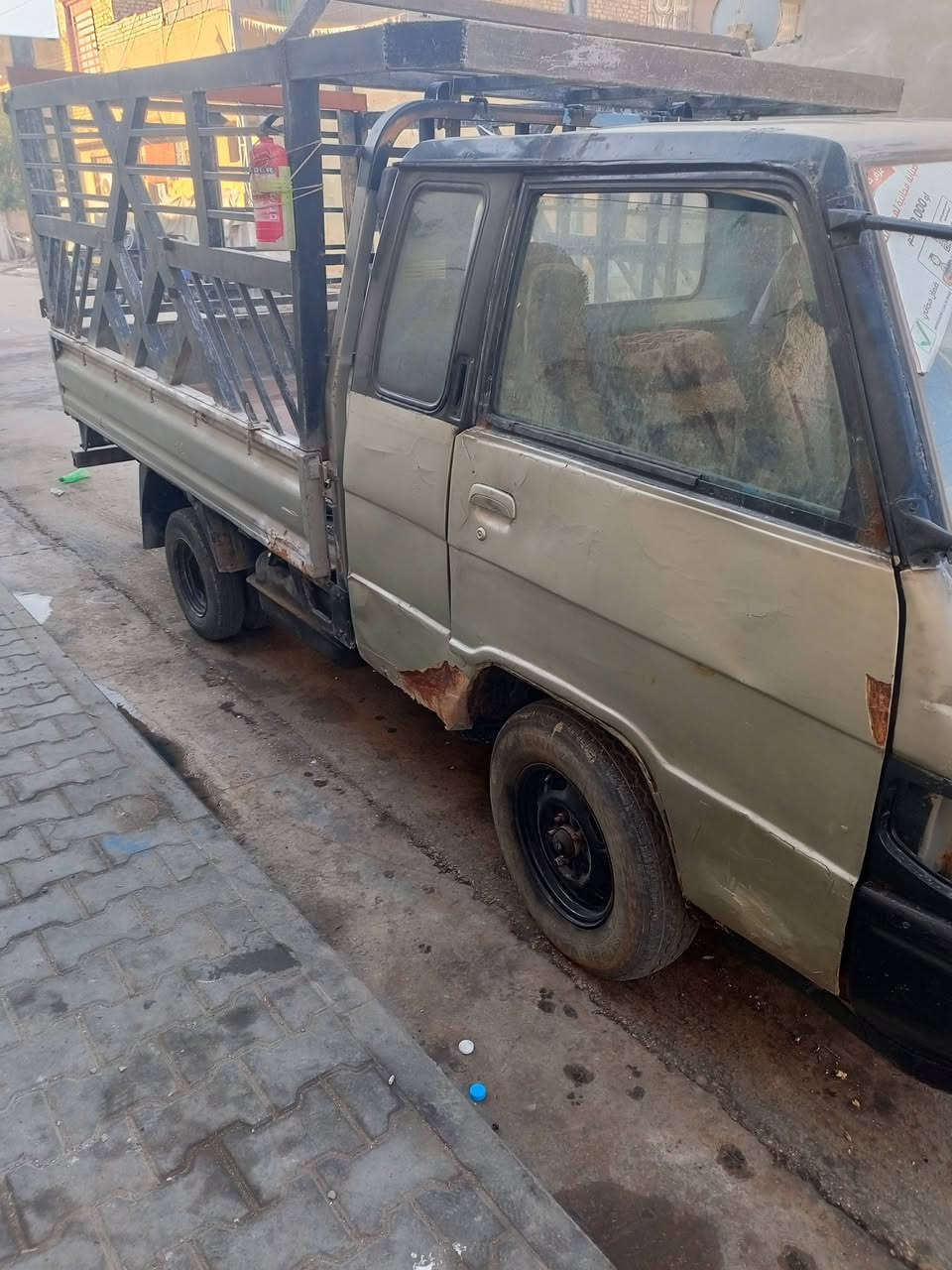 السلام عليكم بيع سيار نوع كيا حمل موديل 1994سعر 20ستفار على رقم النعون وسط ***********
