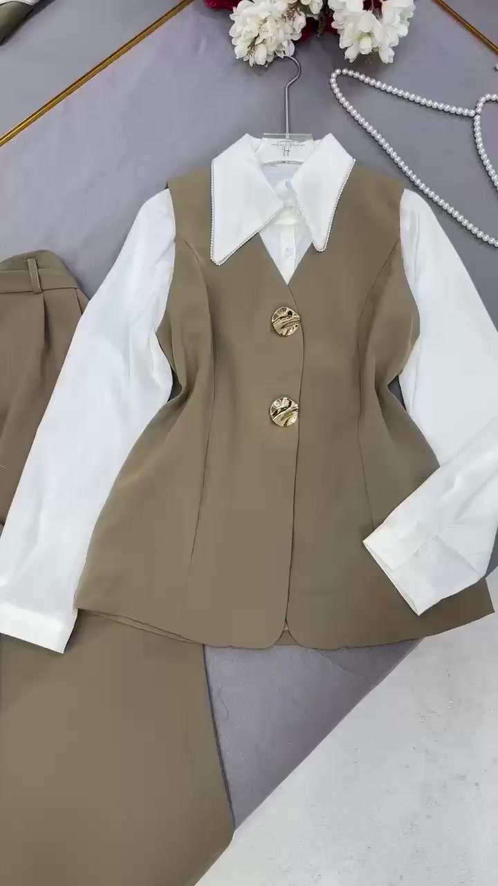 ووصل الجمال وترند الموسم😍❤️

طقم العيد  3 قطع خامة إيروبين إيطالي

قياسات  من 38 _ 48
توجد خدمة توصيل🚙🚗


**إذا كنت صاحب هذا الإعلان وتريد حذفه لأي سبب، رجاءا أرسل رسالة إلى الدعم الفني**