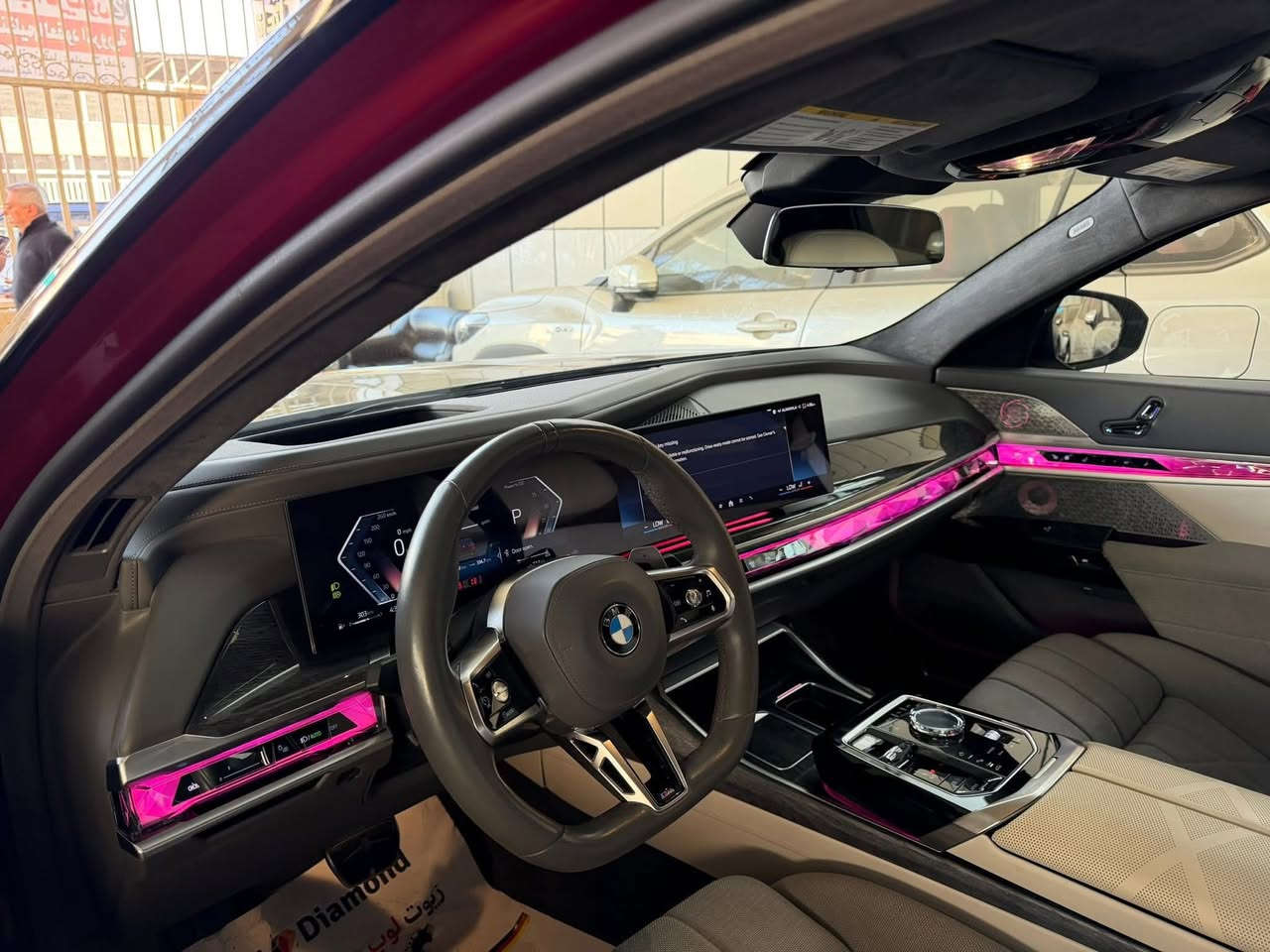 سلام عليكم سياره BMW760 وارد امريكي كلين تايتل السياره نضيفه بمعنى الكلمه عليه رقم مميز السياره بأسم الوالد ثاني يوم تحويل فول موصفات المعروف عل 760i مفلغه بلكامل ppf ماشيه 70.000km السعر 93.000$ بيه مجال بسيط مكان السياره 
المنصور 

+964 780 819 5122
