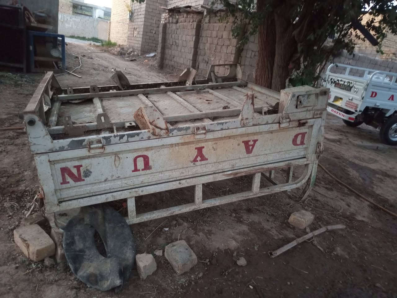 سلام عليكم بدي للبيع او مراوس بمديل 13/14/12رقمي ***********
