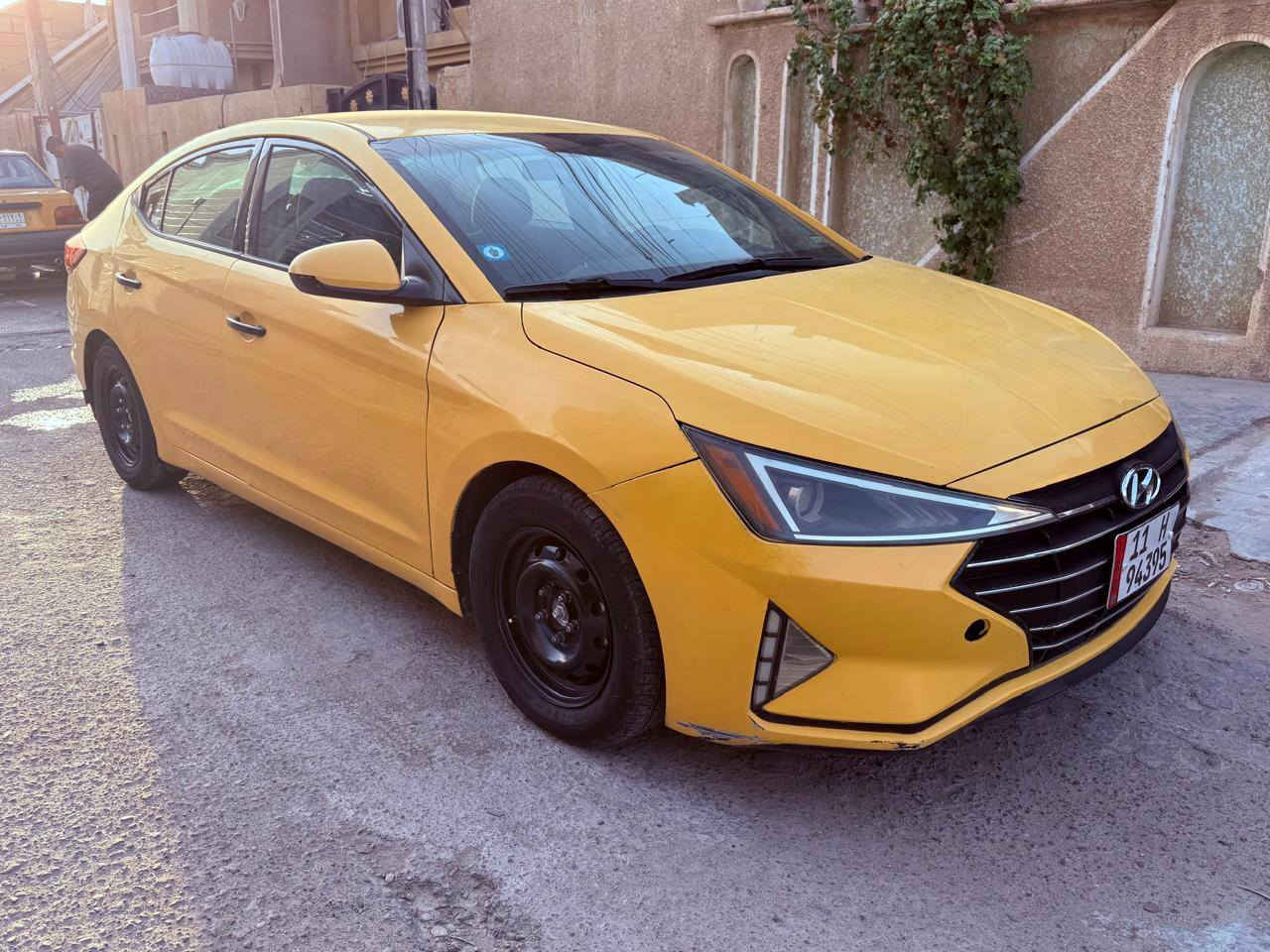 سلام عليكم النتره للبيع وترهم مراوس بمدل اعله خصوصي بغداد 
المديل ١٩ 
الحادث الجاملغ اليمين وشويه من الباب 
اليرباك دشبول وبرده 
تخم تاير جديد 
تبديل رواجز 
صبغه اوله 
ورقم بغداد مداور ثاني يوم 
رقم الهاتف ***********
(اذه مراوس مديل اعله خصوصي ؟؟؟)
السعر ١٣٠ وبيه مجال
