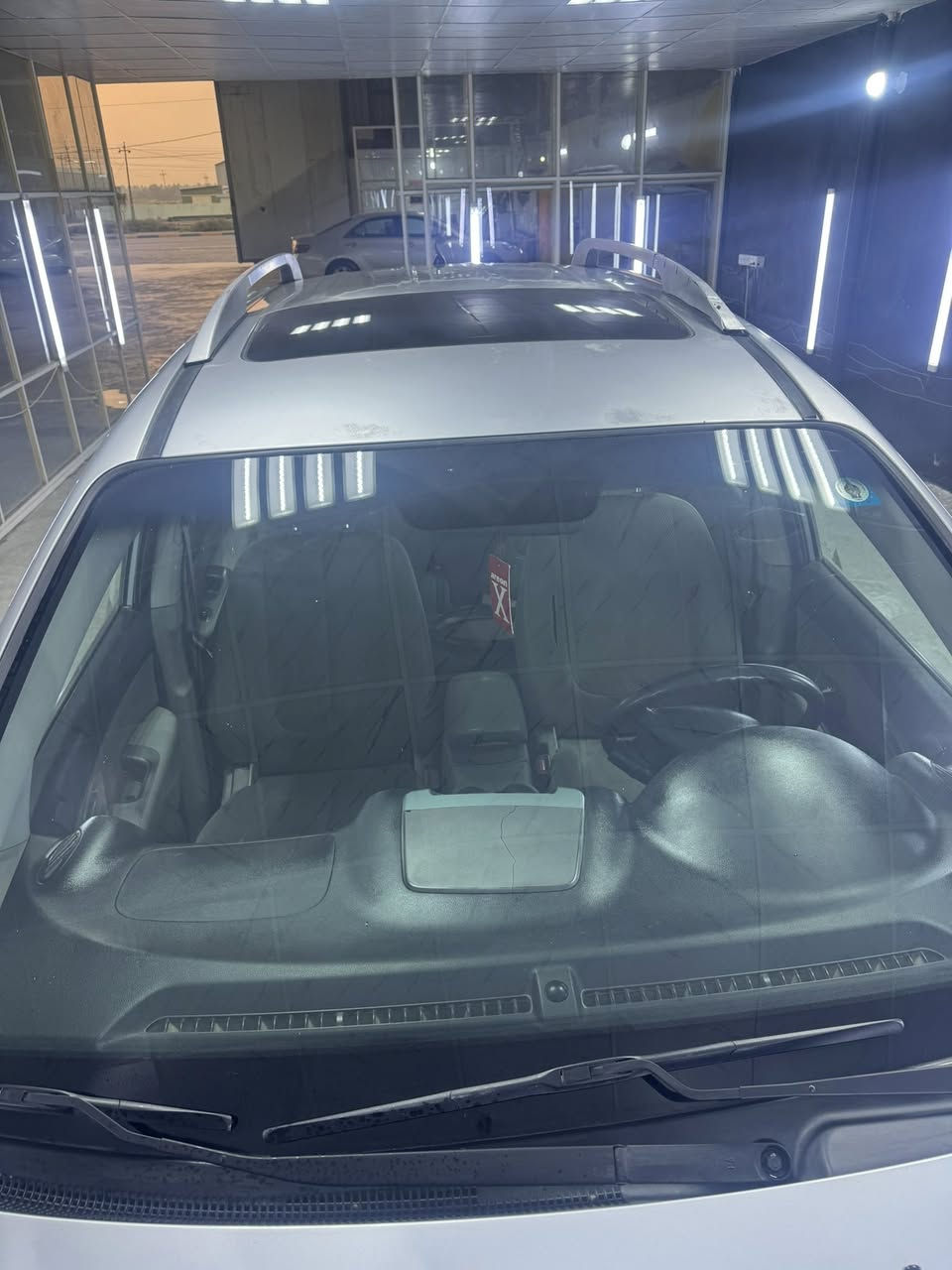 كيا كارينز موديل ٢٠١٠ خليجي مكينه ٢٠٠٠ فول مواصفات بيها صندوك صبغ وهلال مال جاملغ فقط بيها مكانات بار 
مكاني بغداد 
السعر ٩٨ قفل 
***********
