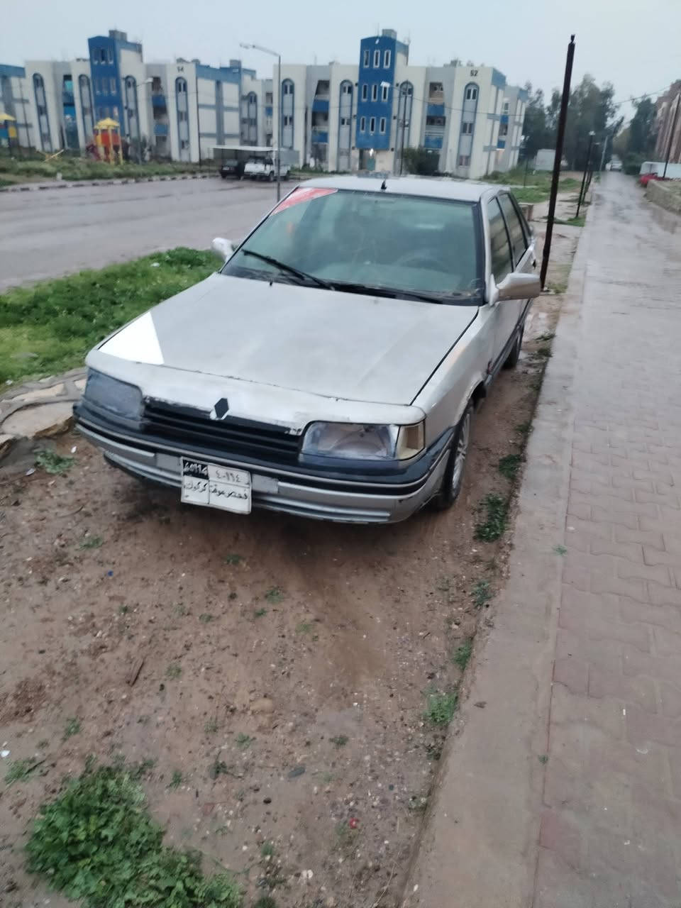 رينو للبيع محرك كير شرط تايرات جدد  رقم كركوك فحص   بيهه سنويه بيضه رعيهه ماندي مكفولاه السعر 900و بيهه مجال ويرهم مراوس ويه ماطور جديد    العنوان كركوك الصياده***********
