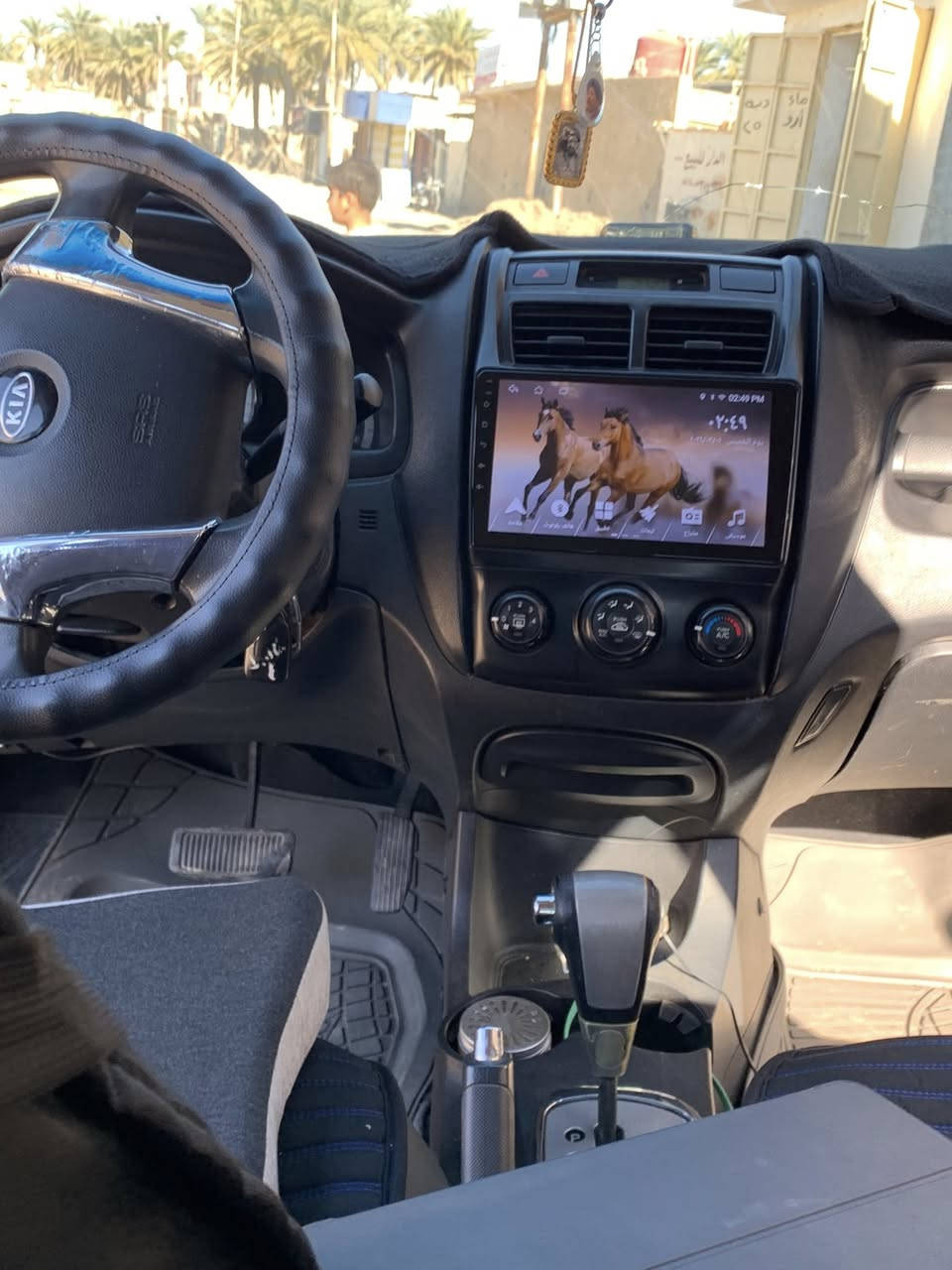 للبيع: كيا سبورتج 2009 (محرك دوش)
المواصفات الفنية:

الموديل: 2009.

اللون: رصاصي  (نظيف جداً).

المحرك: 4 سلندر - سعة 2000 DOHC (دوش) - محرك قوي واقتصادي جداً بصرف الوقود.

ناقل الحركة: أوتوماتيك.

الصدر والميكانيك: بحالة ممتازة، السيارة ناعمة جداً بالمشي.

الحالة العامة:

شاشة : كامرة خلفية +كار بلي

التبريد: تبريد ثلج.

الداخلية: نظيفة جداً، الدشبول والكراسي بحالة الوكالة.

الكهربائيات: كل الأزرار والأنظمة شغالة 100%.

المستمسكات:

الرقم: [بغداد ].

السنوية: [جديدة]، والتحويل مباشر وباسمي 

💰 السعر120] (بيها مجال بسيط للشراي).
 
📍 الموقع: [ديالى - بعقوبة].

📞 رقم الهاتف: [***********]
