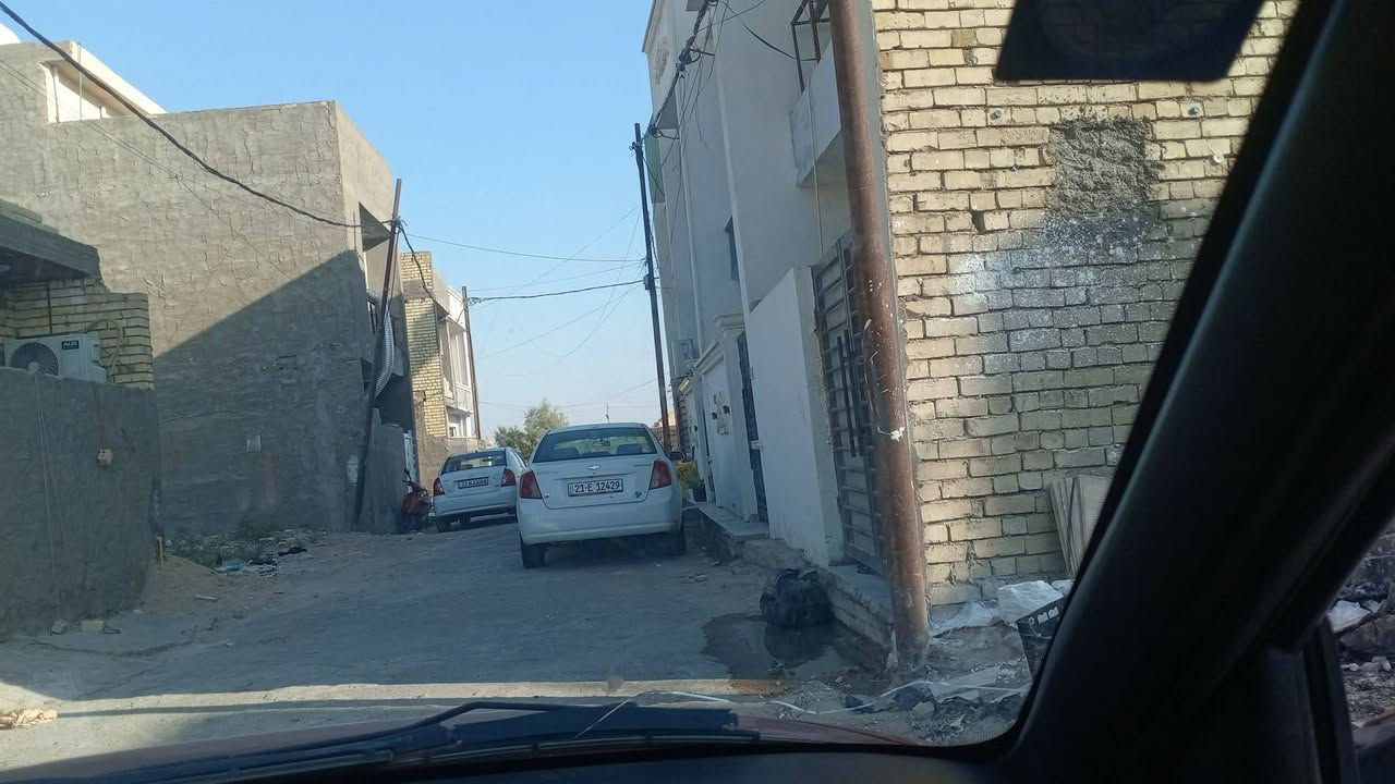 عندي قطعه ارض زراعي طابو صرف مساحه 75 متر قرب التحاديه خط النفط مال ابو دشير سند زراعي سعرها 25 مليون وبيها مجال ***********

