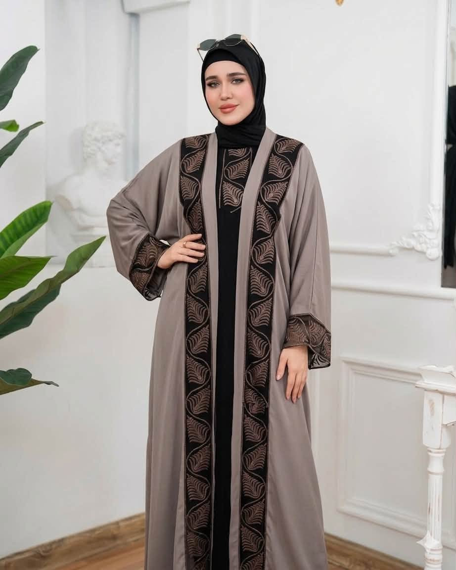 جديد عبايات إيليا الراقية ✨

قماش فاخر (حرير قطر الندى)

سواد فاحم يبرز الأناقة 🖤

شغل يدوي متقن

تصاميم مميزة وعصرية

تحتوي على شال وحزام

متوفرة بجميع القياسات

جودة عالية وخياطة مرتبة

—

للاستفسار التواصل على الخاص
أو على الواتساب 📱: ***********

يتوفر توصيل إلى جميع محافظات العراق
