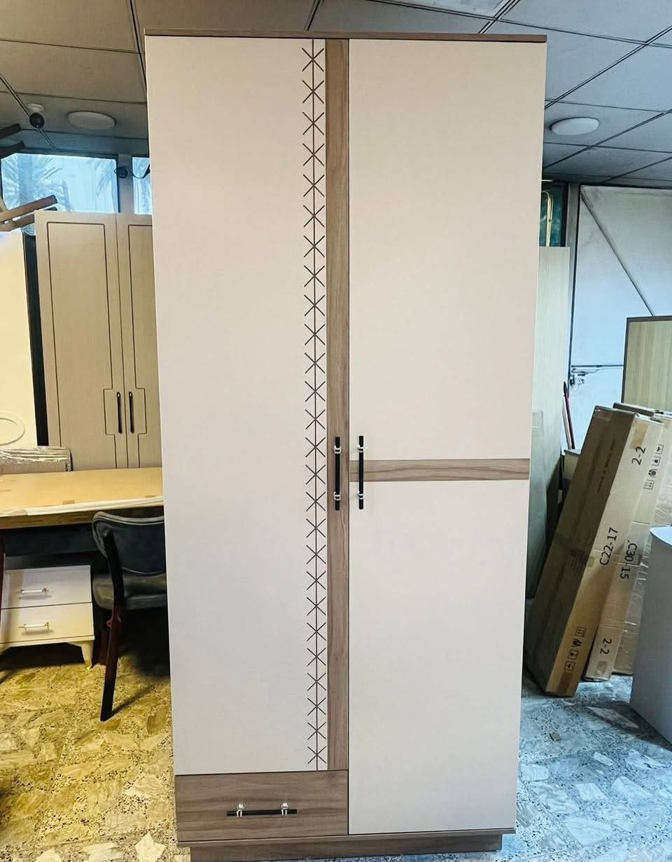 معرض صلاح آلدين للأثاث المنزلي للجمله والمفرد 
وصول كنتور تركي اصلي ثقيل درجه اولى 
قياس ارتفاع 220 عمق 60 طول 100 سنتيم 
مع مجر وبسعر جمله 
***********
العنوان تكريت الزهور مقابل كليه تربيه البنآت مجاور تانكي المآء قرب غصن الزيتون
