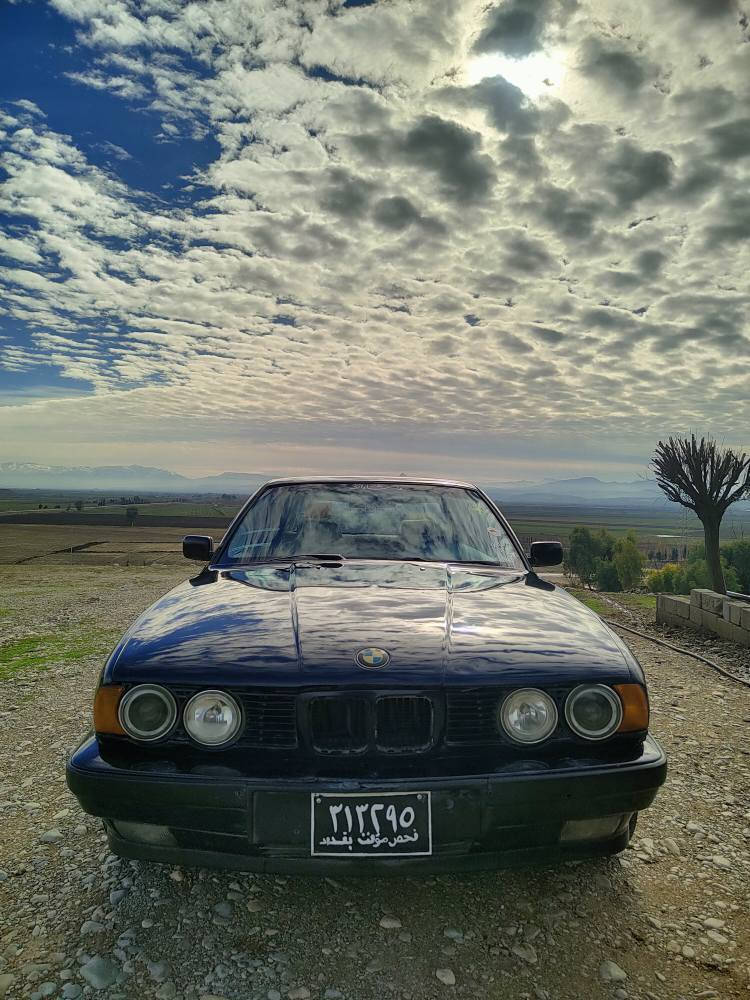 سڵاو لـە هـەموو لایـەڪ
عـلوج عـلوج 
بـیئێم 1993 ی 525 ی تۆماتیڪ
 دوگمەی s و ناو بەفر مەزبوتە
دوو جام ڪارەبـا 
کارەبای مەزبوتە ڪامل
 ئەڵقە و زینۆن ناوی زۆر جوانە 
گێچ دەبڵ ئەڵقە m 
تەنجیل کامل مەزبوت بلوتوس 
چوار ویل و تایە M لۆڪ حەفتەیەکە بەستراوە
بێ دەعم و لێدراو 
موس و بڕاوە بەشەرت 
گێڕ و مەکینە و هەمووی بەشەرت 
شوێن شارەزوور 
سعری . 27 و مەجال 
ڕ.م *********** السليمانية, العراق
