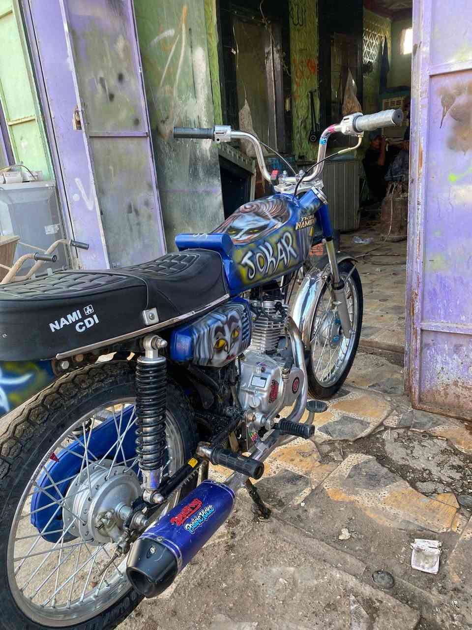 يلام عليكم دراجه للبيع حربي متعوب عليه كلش دراجه معمره بل سته 26صاله 1 شهر من عمرته كامله مكمله محرك بيم اصلي مختم  صالنصه رياضي دراجه ما عايزه برغي اوراق سكنر ساصي23 للبيع او مراوس حسب القناعه السعر والتفاصيل خاص ***********
