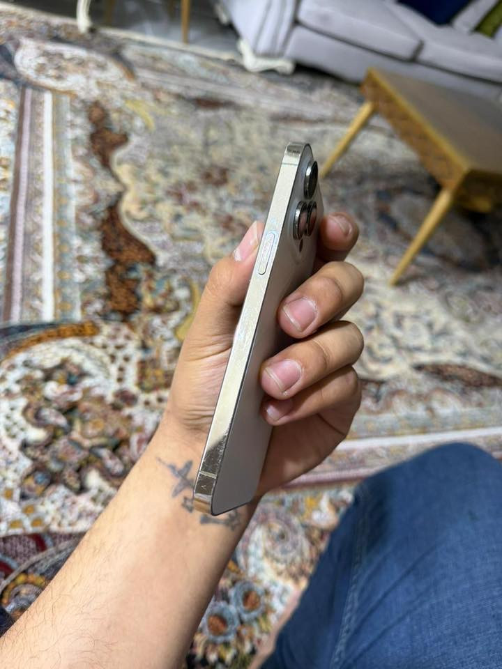 14 برو ماكس
ذاكره 256 
 سيم كارت دبل شريحه 
سعه البطاريه 83‎%‎
 القطع المبدله بيه. شاشه اصليه مبدله  والضهر مال جهاز مكسور  سعر 400
***********
غير متواجد على الفيس
