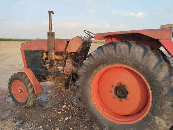 للبيع عنتر حجم ٨١ موديل ٨٨ رقم كربلاء تحويل كير محرك اكسن بشرط طخم تايرات السعر ٨ ونص  وبيها مجال .العنوان الموصل سهل نينوى.
هاتف *********** / ***********
