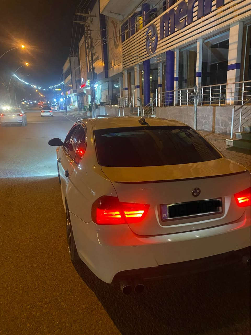BMW  330iمالي دۆستە سەقف و حزام بە شەرت گئر و مەکینە بەشەرت فل فولە بەس سلایت نیە 2012سەیارەکە مەنەفئست و هەزە و پاکانەیە بەریتانیە سعر 68وەرەقە و مەجال رەقەم تەلەفۆن *********** سوران, أربيل
