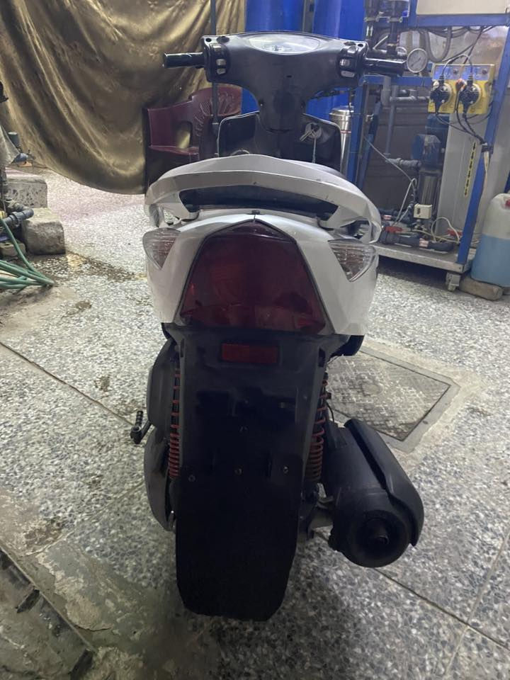 السلام عليكم دراجة لييع مكينة بلادية مابيه اي نقص كفرات مختمه كابريتر بلادي وكهربائيات كله شغاله جيب فيتر وفحص مكاني شعلة شارع 60 اتصل وتدلل ‭0770 636 8958‬
