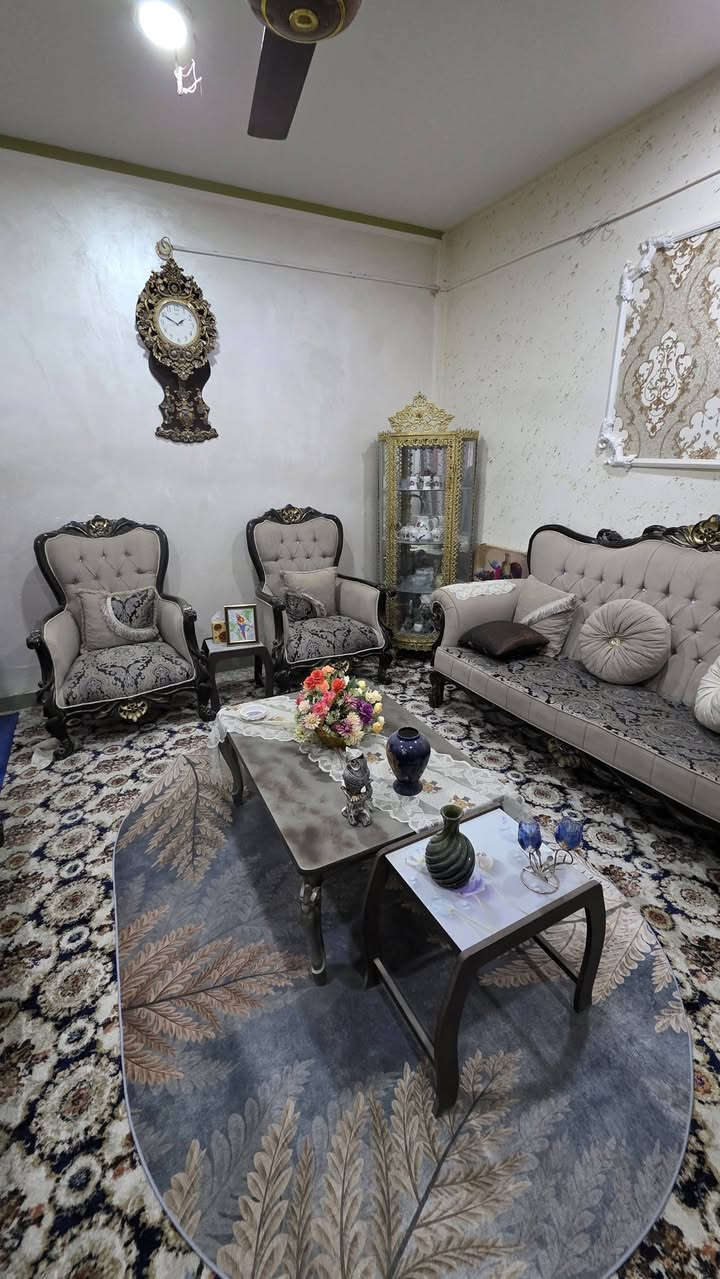 دار للبيـــــــــــــع...
حي الصحــــــــه خلف المدهـــــــش... 
بمســـــــــاحه /106م طابقيــــــــن والبناء نظيف جداً 
ـــــــــــــــــــــــــ
طابــــــــو زراعي سنـــــــــد / 25.... 
مبلـــــــــغ البيـــــــع // 93 مليــــــــون معروض 
ـــــــــــــــــــــــــــــــــــ
غرفتيــــــــــن نوم صالــــــه هـــــــول مطبـــــــــــخ حار بارد صحيات خارجية وداخليه مناور..... 
ــــــــــــــــــــــــــــــــــــ
عقارات رامســــــــــر 
***********
***********
