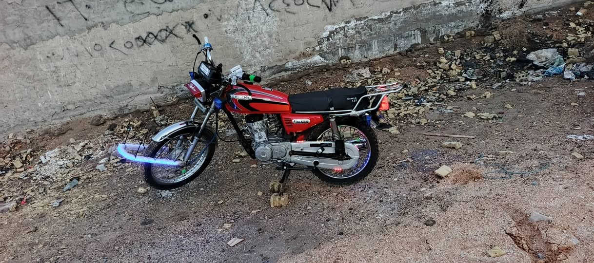 نامه 23 اوراق كامله
مابيهه نقص 
سعر ٥٥٠ وبي مجال 
مكاني بغداد العبيدي
***********----‏‪***********‬‏
