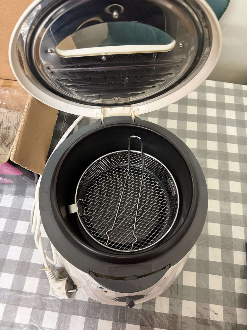 قلاية زيتيه وقلاية هوائيه استخدام ع مره وحده نضيفات ثنينهم


**إذا كنت صاحب هذا الإعلان وتريد حذفه لأي سبب، رجاءا أرسل رسالة إلى الدعم الفني**