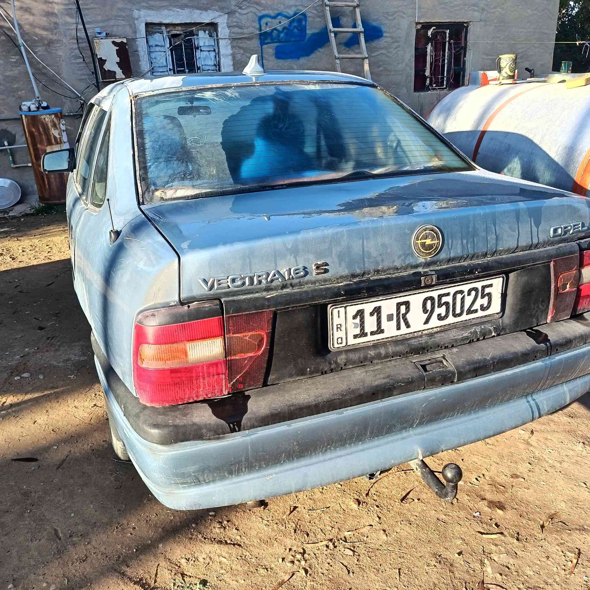 السلام عليكم للبيع اوبل فكتره موديل ١٩٩٣ رقم بغداد الجديد شرط التحويل السياره جاهزه كير محرك صدر تايرات كله جديد السياره محرك ١٦٠٠ كابريته مو دوش جاهزه للأخير مكان السياره تكريت السعر ٣٥ وبيه مجال للشراي للاستفسار الاتصال على الرقم ***********
