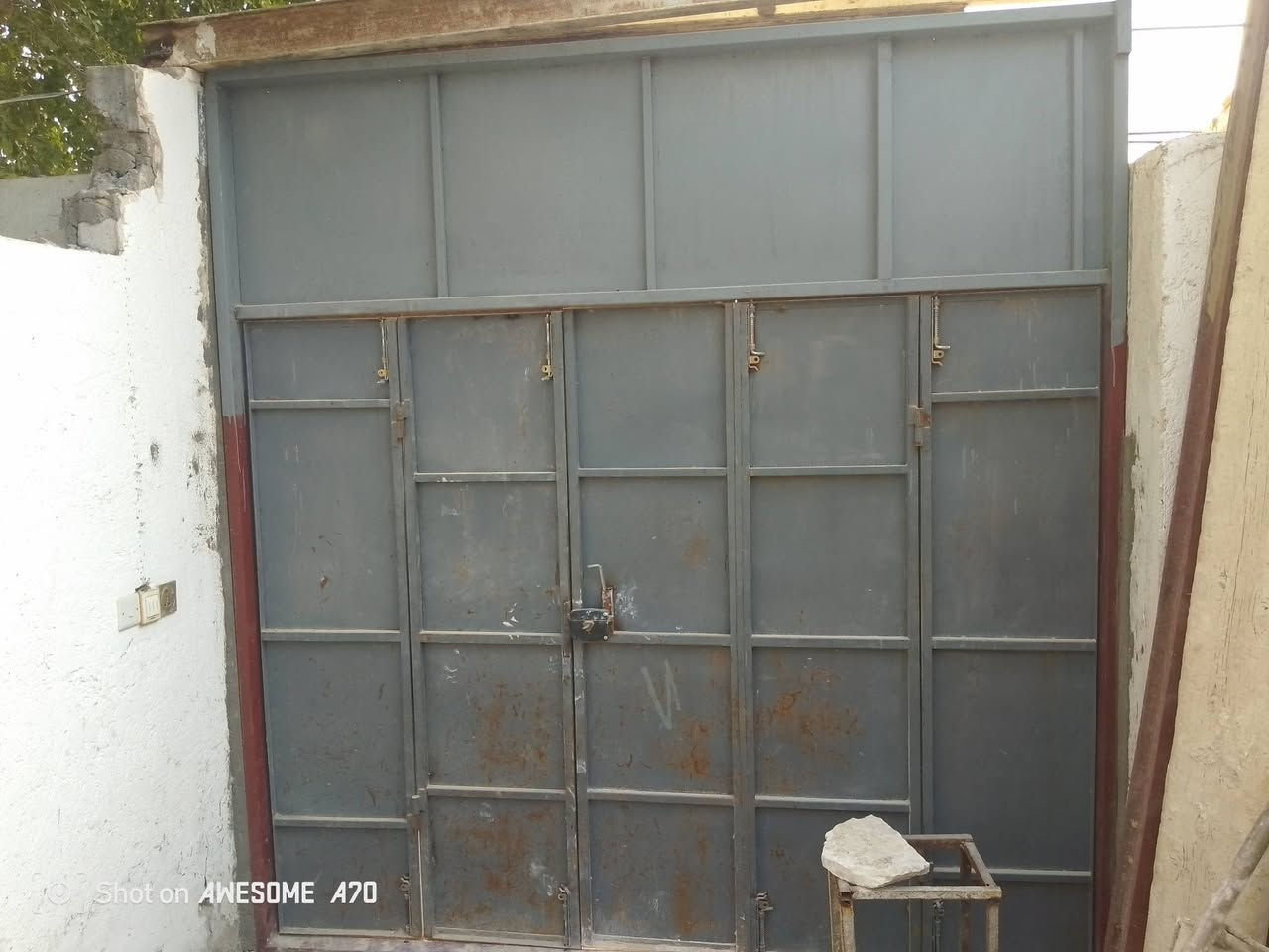 باب حديد دفتري الارتفاع 280 العرض240 باب زين نظيف السعر 300 وبي مجال بصيط
العنوان الكوفه شارع السبيس مال معمل الاسمنت 
‏الاستفسار اكثر الاتصال على هاذه الرقم ***********
