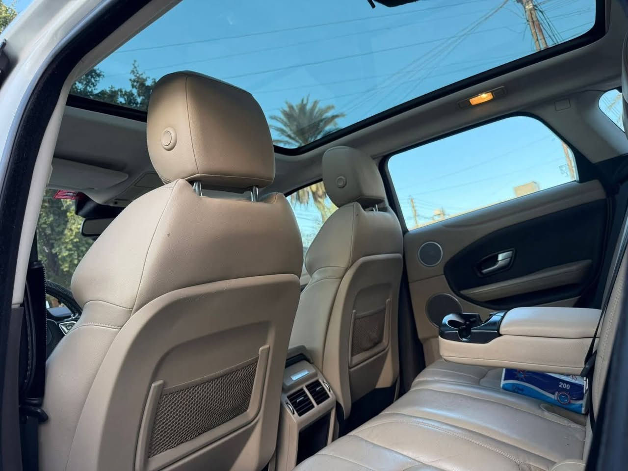 ارخص رانج
رانج ايفوك 2017 وكالة سردار  فول مواصفات يعني ماخذيها زيرو مكفوله من صبغ وضربه وكير ومحرك وتبريد وبنوراما وصدر وتخم تابر وفيت بم  ودهن جديد وهزه وسنويه وارقام بسمي وماشيه 90 الف كم حقيقي جديده بمعنى الكلمه بيع وامراوس السعر 165$ مكانها بغداد العامريه للاتصال او اياستفسار *********** بي واتساب
