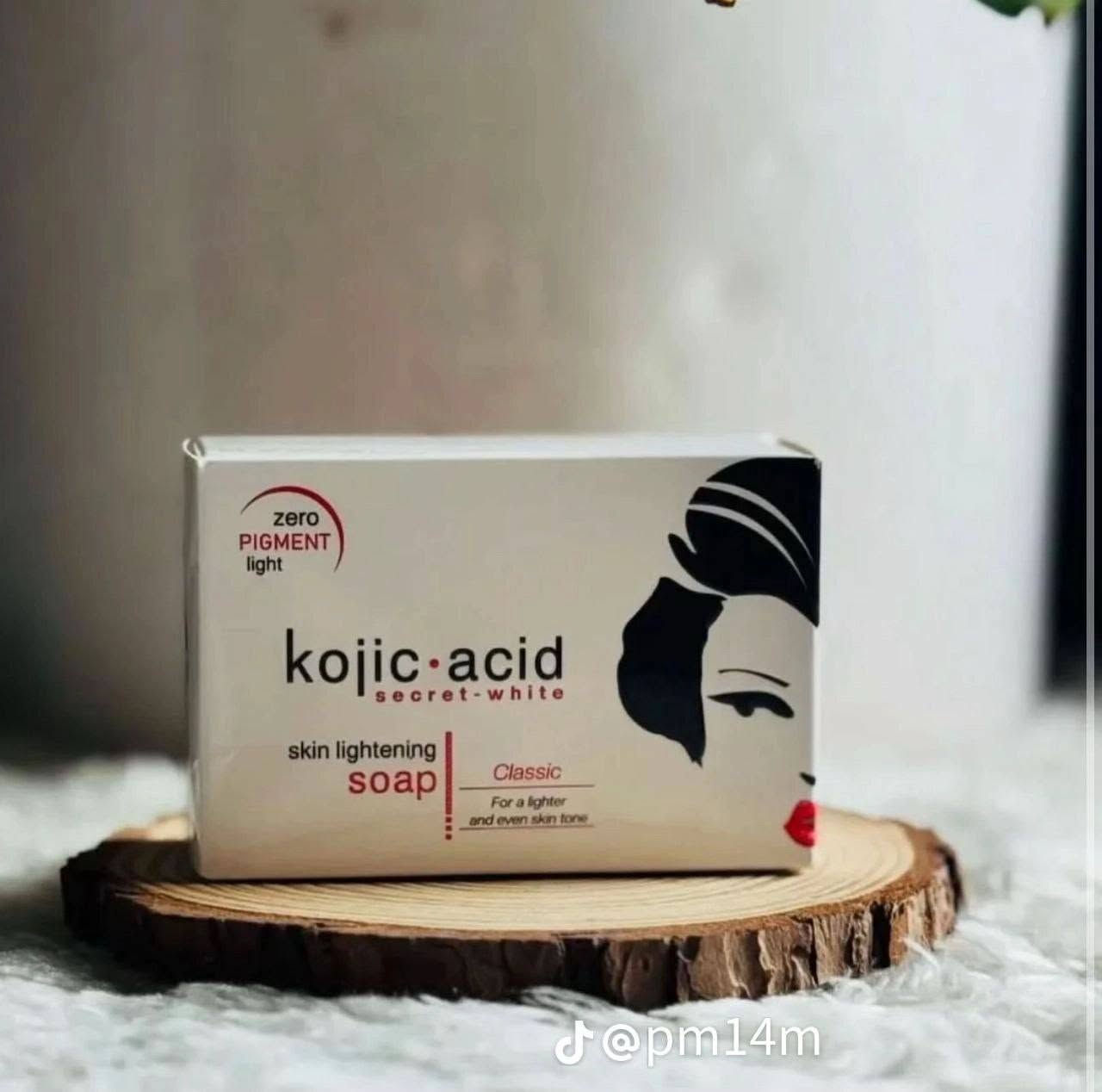 🧼✨ صابونة كوجي سان الأصلية – الغنية عن التعريف 💯
#الأصلية #الفلبينية 🇵🇭

صابونة Kojie San الشهيرة اللي توصّي بيها أغلب أطباء الجلدية 👩‍⚕️👨‍⚕️
تحتوي على حمض الكوجيك الفعال لتفتيح البشرة وتوحيد اللون 🌟
تنظّف، تفتح، وتخلي بشرتچ ناعمة ومتوهجة 😍

🧴 طريقة الاستخدام:
استعمليها يومياً للوجه والجسم مثل الصابون العادي ✔️

متوفر توصيل لكل المحافظات 

متوفرة الآن .. لا تفوتين الفرصة! 😉


**إذا كنت صاحب هذا الإعلان وتريد حذفه لأي سبب، رجاءا أرسل رسالة إلى الدعم الفني**