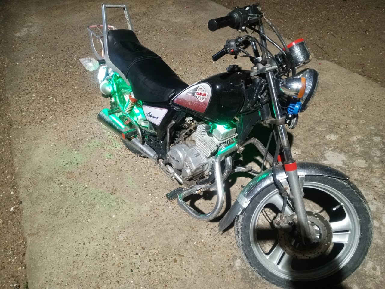 السلام عليكم ابتر للبيع مجفت جديد موطور جديد ومرتب السعر 450 مكاني بلد 
***********
