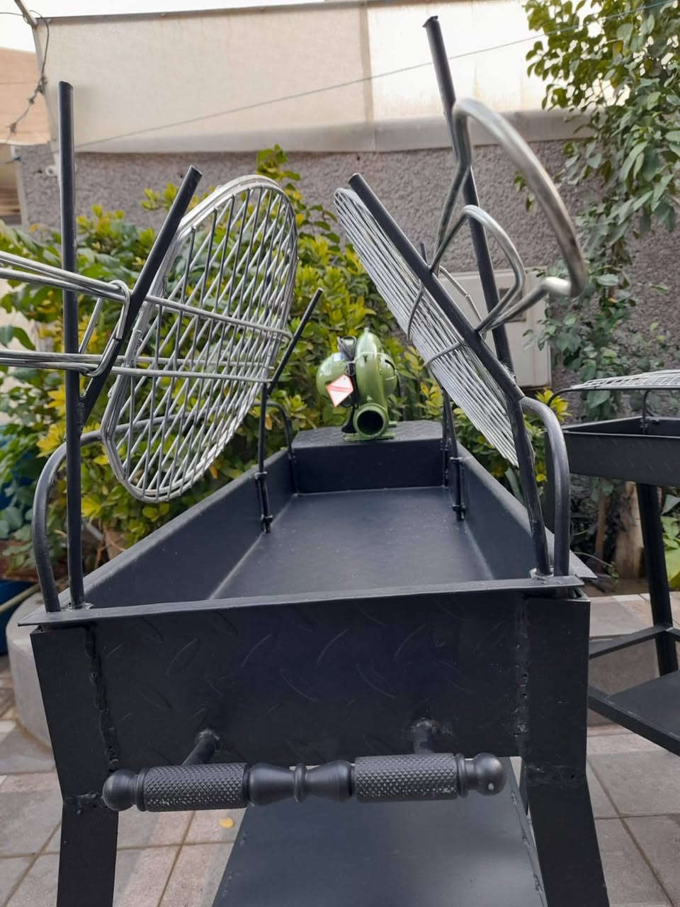 السلام عليكم مناقل جكر بليت الشكل الجديد معروفه مناقلنه بلقوه والمتانه شغل تزكام درجه اولى( ضمان ٣سنوات) بعد استلام وصل الضمان  سعر المنقله مع الشيالات المتحركه فقط٦٥ الف نفس المنقله ظايفيله  اطار ابو البريك واليده ٨٥الف واليحب يضيف للمنقله ماطور اكو ١٠ الف واكو ٢٥ الف موضح بلفديو داخل الصفحه المسكافات على ٥الف توصيل داخل بغداد فقط ٥الف  للحجز والاستفسار اتصل بلرقم  وتساب ***********
