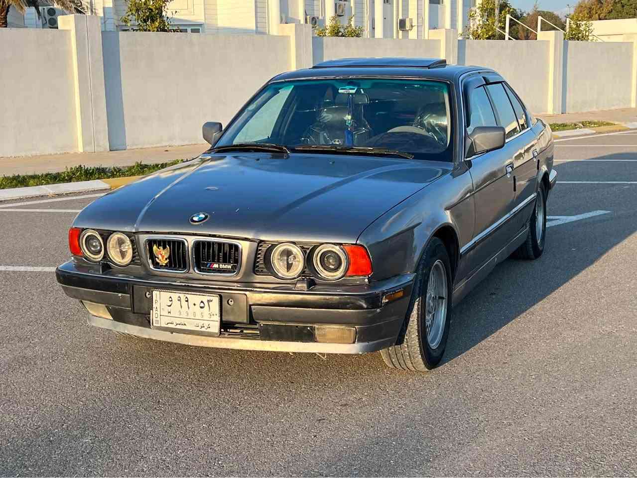 بەناوی خوای گەورە بۆ فرۆشتن یان گۆرینەوە شتێک بە دڵم بێت بئم مۆدێل 1989کرەوە بە 1995 رەقەم کەرکوک  سەنەوی تازەیە تا ٢٠٢٨هاوە ناو خۆمۆ سەیارەکە تا بڵێیت پاکە لێدراوی هیج نیە لەسەر ساغی بۆیاغە بیلاد 520 مەکینەی 525گێر تۆماتیک  گێرو مەکینەو ئەکسل بەشەرت تحویل وکالە بەشەرت لایت ئەلقە زینۆن پێش پانە   سەیارەکە دیارە پێوست بە وەسف ناکات تکایە ئەگەر مشتەری نیت سەرمان مەێشێنە لەگەڵ رێزمان شوێن کەلار ژم *********** نرخی 48کەمێ معامەلە خناقين, ديالى
