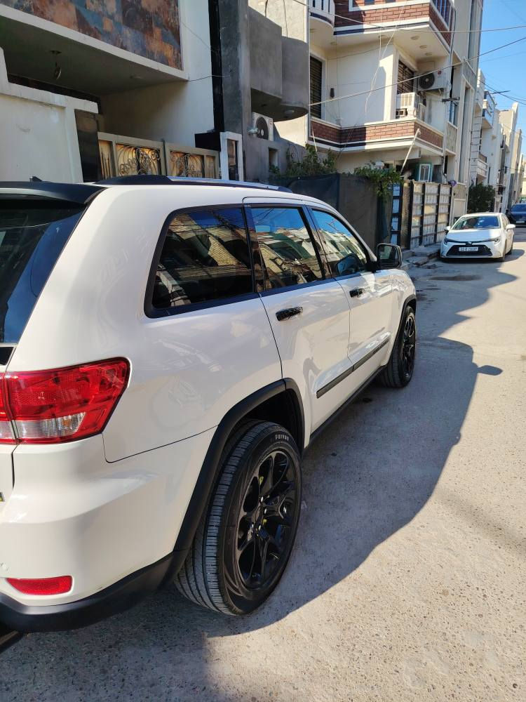 السلام عليكم
رقم بغداد بأسمي تحويل ثاني يوم وسونر موجود بالصور 
السعر 145
مواصفات
بانوراما ويل عشرين جديد مع تاير تحكم ستيرن كراسي كهرباء بجم جديد بالكامل بكلايتات جدد صدر جديد امامي خلفي فور ويل وملغي مسوي تو ويل  اكسل جديد كير جديد وبيه ضمان تورباين واويل بم  ضمان 6 اشهر محرك جميع تفرعاته جدد منضومه بانزين جديده عبوه موبر اصلي واتر بم اصلي براد دهن اصلي تراي للبصرة سياره مال جناي  السياره بدون دواخل  بس براكيت صفحه السايق معدل وارد كندي خير من الله شوف بعينك احسن والسونر بالمنشور  *********** مكاني بغداد بغداد, العراق
