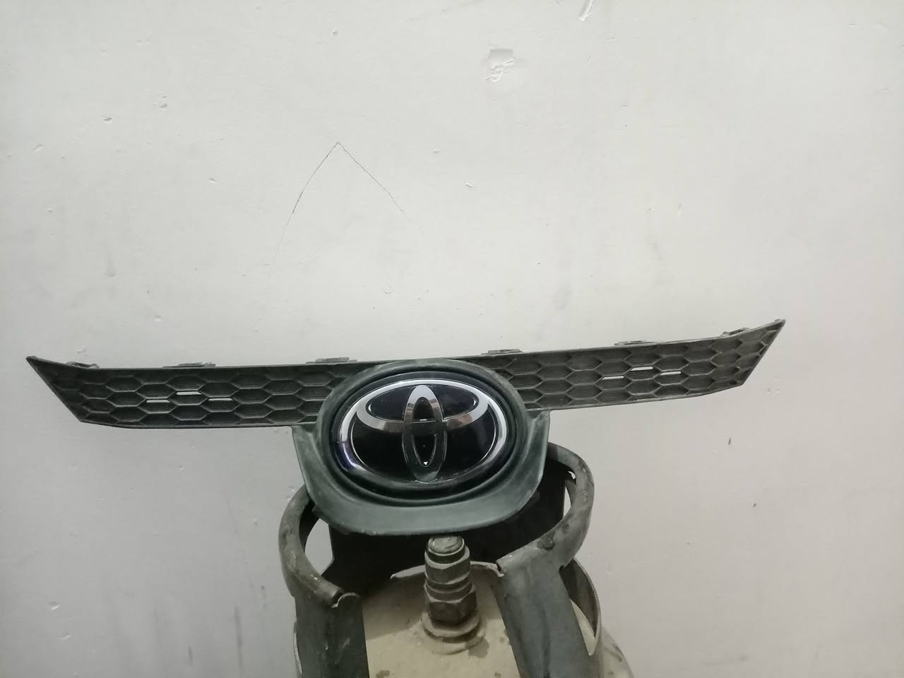 سلام عليكم شباب متوفر غراض كورلا  علامه رادار ام الباركود وباقي الاغراض السعر 200. رقمي ***********
