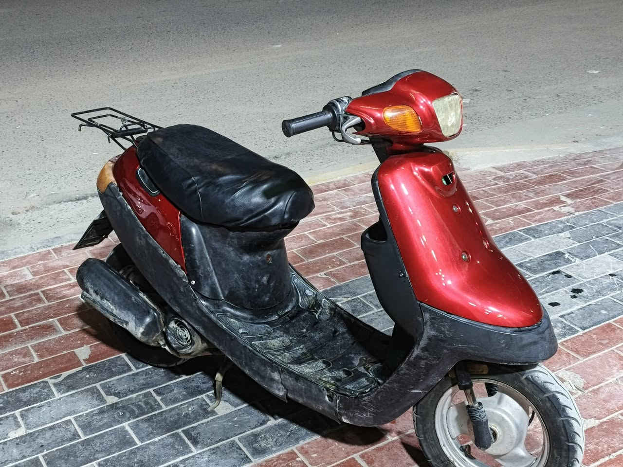 للبيع دراجة بطه شغاله شلع حلو السعر 200 وبيه مجال( ***********)
