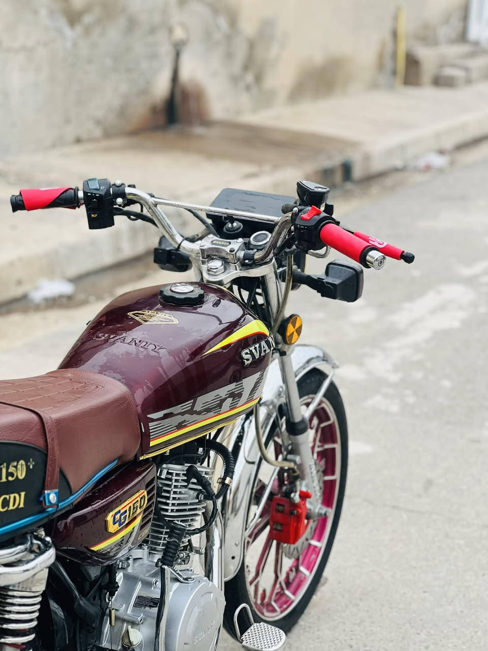 ماطور للبيع سافين موديل 25 منفيس اصلي مكينه كبس شرط السعر 670 بي مجال النتصال عل هاذ الرقم ***********
