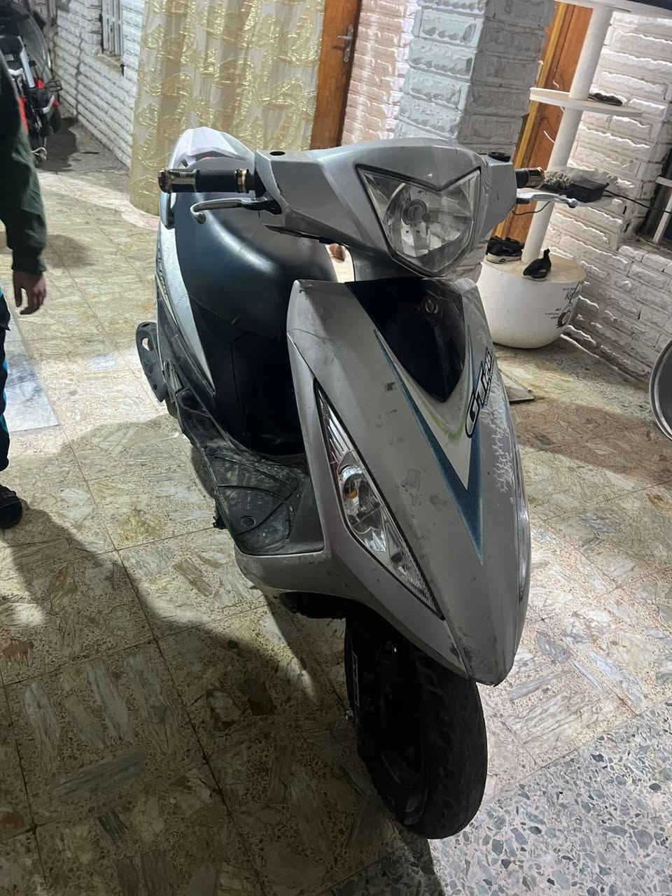 دراجه سيام ياباني كايمه تحتاج تجفيت بسعر مناسب 
***********
