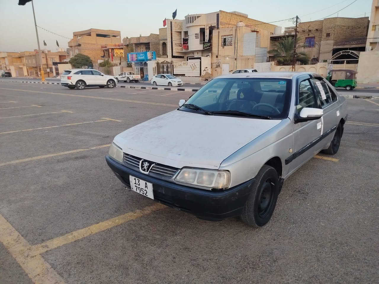 بيجو 405 مابييها اي نقص
تبريد رقم نكليزي ميسان باسمي
تحويل ثاني يوم 
مكينه وكير مكفولات مبدل بيه جاملغ امامي فقط مصبوغه عام للجماليه مكاني العمارة 
***********
