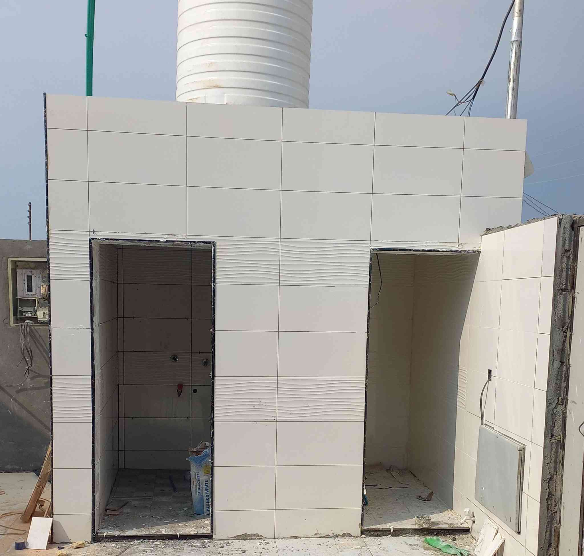 جزئ من عملي
خلفه لبخ وبياض والواح بورسلين ومرمر وگرانيت  وسيراميك ارظي وجداري ودرج فر وعدل  اشتغل بالسمنت وماده اشتغل بأليزر وصلايب والتزام بل عمل متفرق حاليأ مراسله اواتصال ***********
