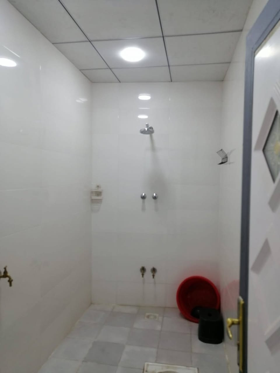 بيت 100 متر قرب مركز شرطه ام العصافير زراعي سعر 33 شراي يتصل ***********
