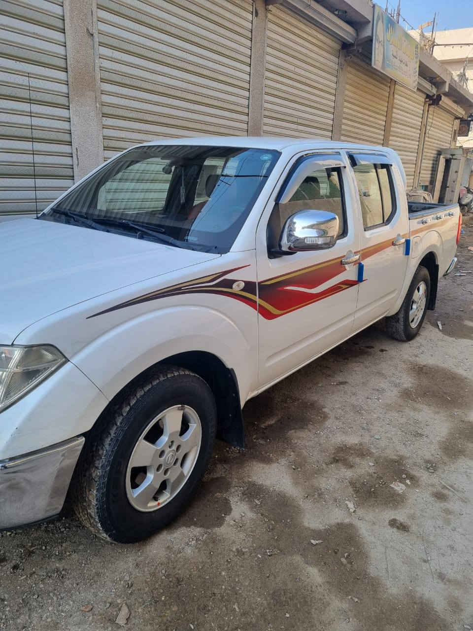 السلام عليكم نيسان نيفارا موديل 2013 كير عادي مكينه خير من الله تخم تاير جديد حداديه جديد سياره جاهزه للاخير دوشمه عامه رقم اربيل انكليزي تحويل مباشر سنويه لل28 السيارة مكفوله من الصبغ والضربه سياره كامله السعر 120 وبيها مجال 
مكاني ديالى بعقوبة 
رقم الهاتف ***********
